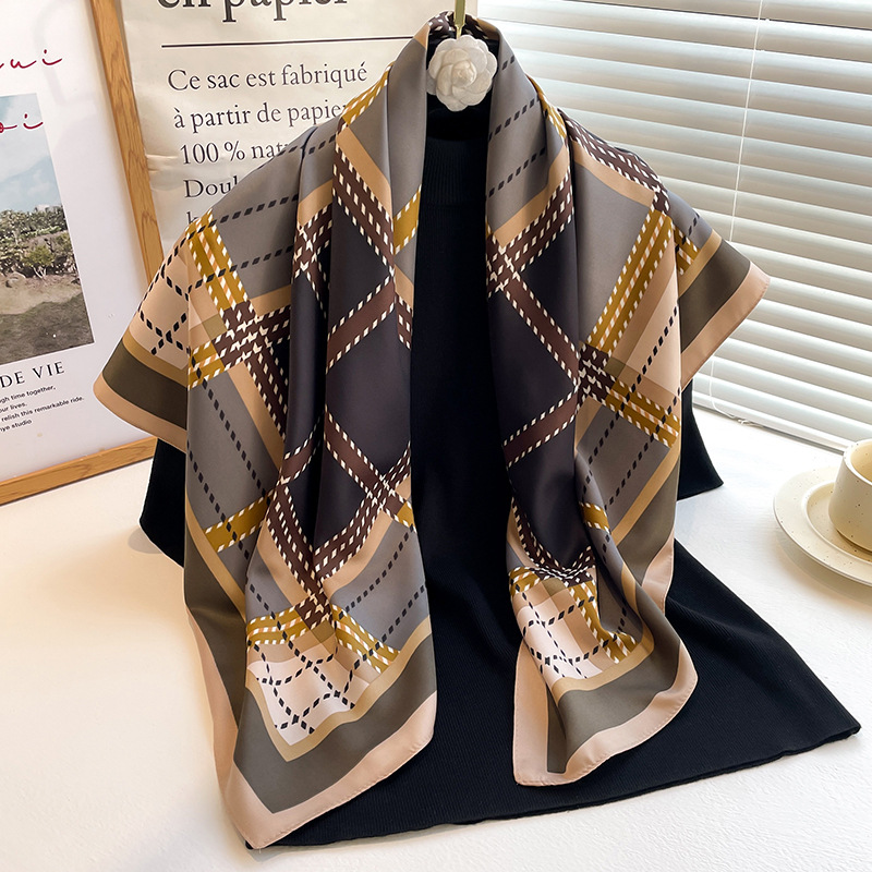 Nowa letnia apaszka z jedwabiu – Silk Tie Striped recenzja i cena